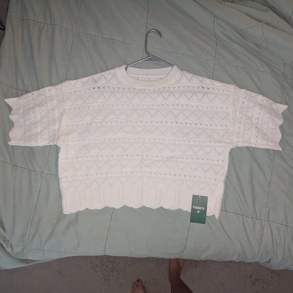 NWT!! Round Neck Short Sleeve Scallop Hem Open Knit Casual Sweater - Picture 1 of 5